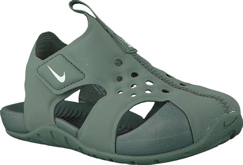 groene hoge nike schoenen|groene Nike sandalen.